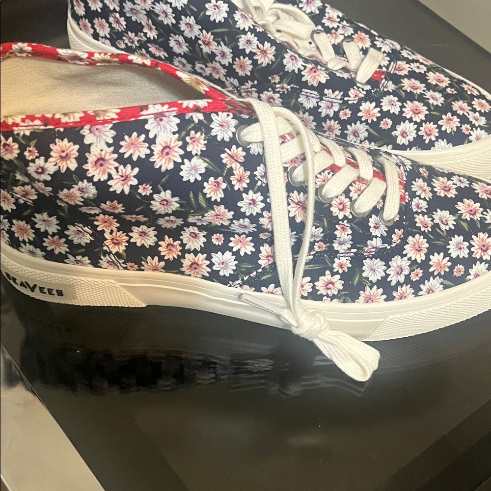 SeaVees Women's Floral Sneakers - Black and White